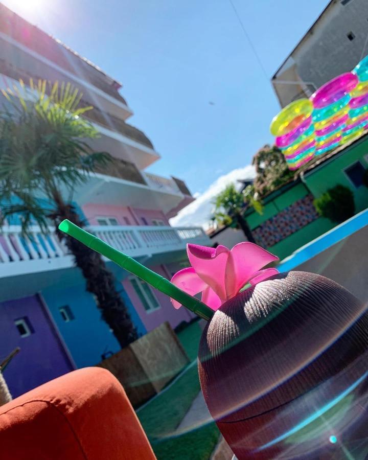 A Pousada Casa Barbie Costinesti Exterior foto