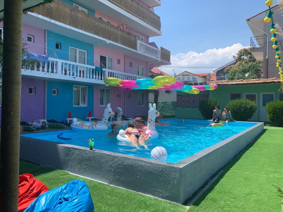 A Pousada Casa Barbie Costinesti Exterior foto