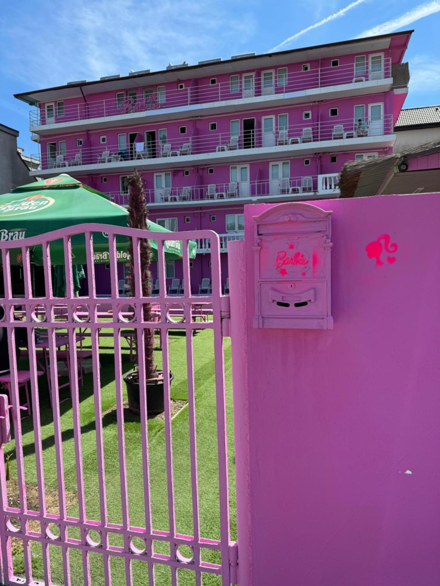 A Pousada Casa Barbie Costinesti Exterior foto