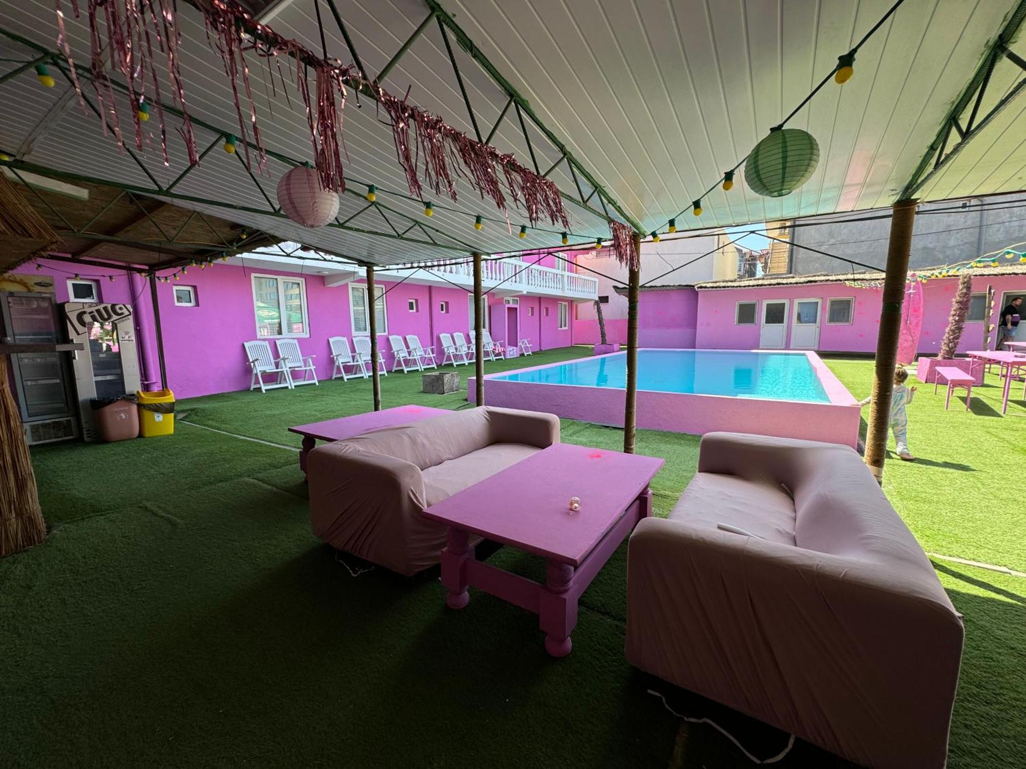 A Pousada Casa Barbie Costinesti Exterior foto