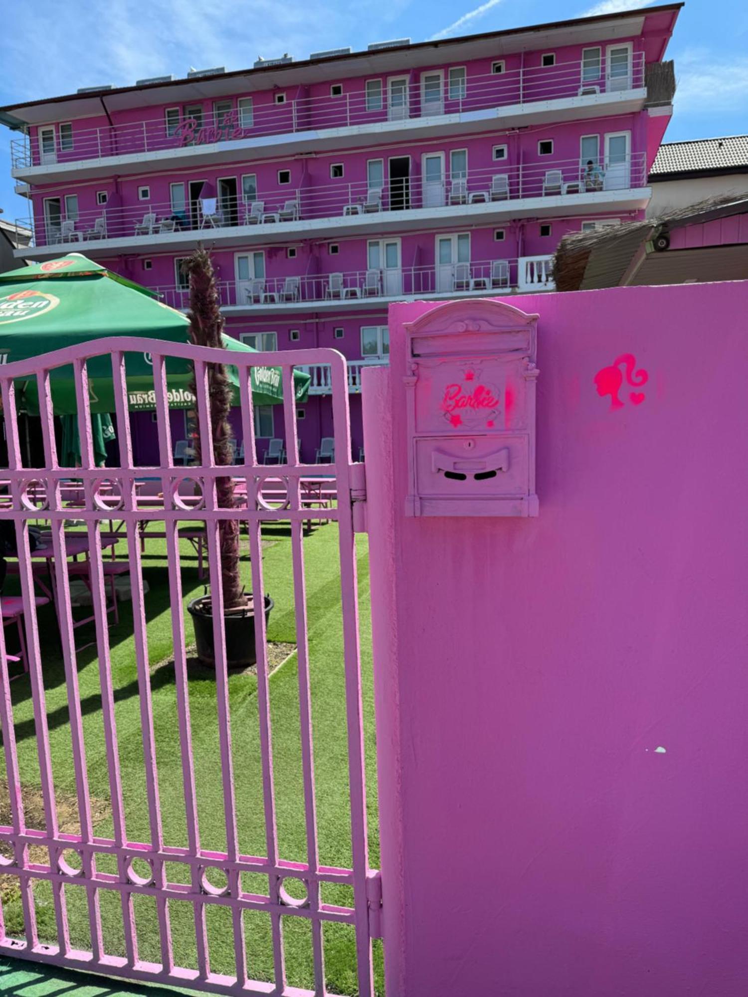 A Pousada Casa Barbie Costinesti Exterior foto